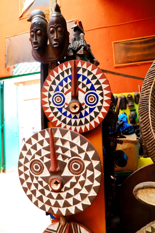 西非風情，手工瑰寶 布基納法索特色工藝品與禮儀用品鑒賞